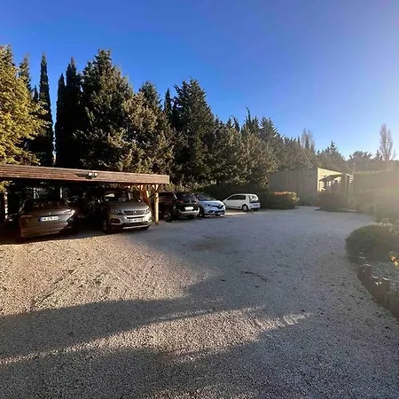 Gioia + Chalet, Piscine, Petanque, Jacuzzi & Brasero Villa *