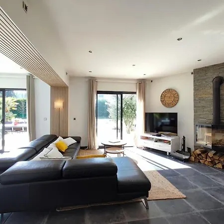 Villa Gioia + Chalet, Piscine, Petanque, Jacuzzi & Brasero *