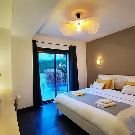 Villa Gioia + Chalet, Piscine, Petanque, Jacuzzi & Brasero Bouc-Bel-Air